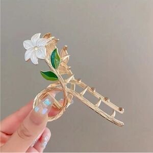 flower claw hair clip